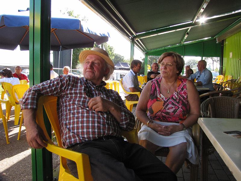Het bestuur heeft dit uitstekend gezegd, SHOW EN SHINE, en dit alles onder een blakende zon op de locatie De Blookberg te Zutendaal (67).JPG